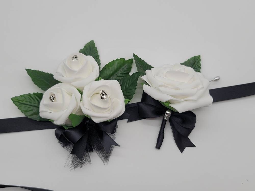 Gothic Skull Black and White Wedding Bouquet, Bridal Bouquet,Bridesmaid Bouquet, Matching Corsages and Boutonnieres, Halloween Wedding