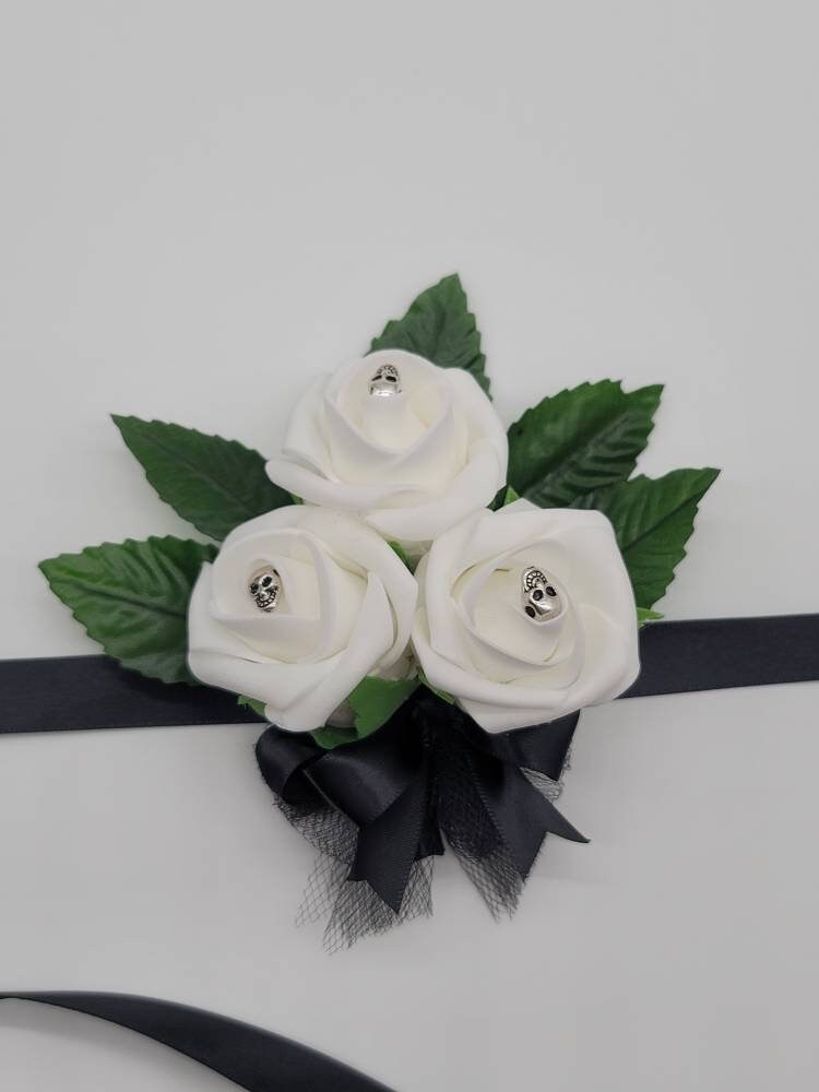 Gothic Skull Black and White Wedding Bouquet, Bridal Bouquet,Bridesmaid Bouquet, Matching Corsages and Boutonnieres, Halloween Wedding